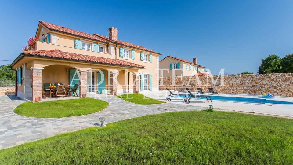 VILLA IN CENTER WITH POOL SURROUNDED BY GREENERY - KRAS, DOBRINJ