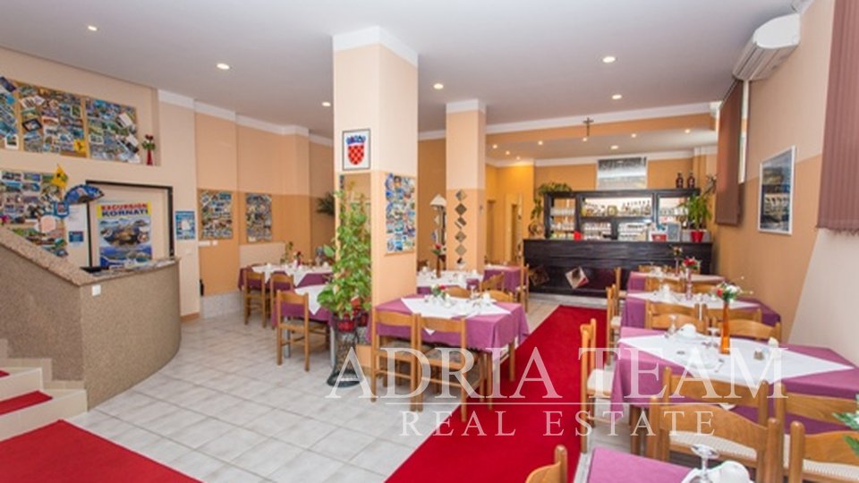 RODINNÝ HOTEL V ATRAKTIVNÍ ČÁSTI MĚSTA BLÍZKO MOŘE - PUNTAMIKA, ZADAR