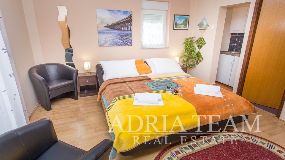 RODINNÝ HOTEL V ATRAKTIVNÍ ČÁSTI MĚSTA BLÍZKO MOŘE - PUNTAMIKA, ZADAR