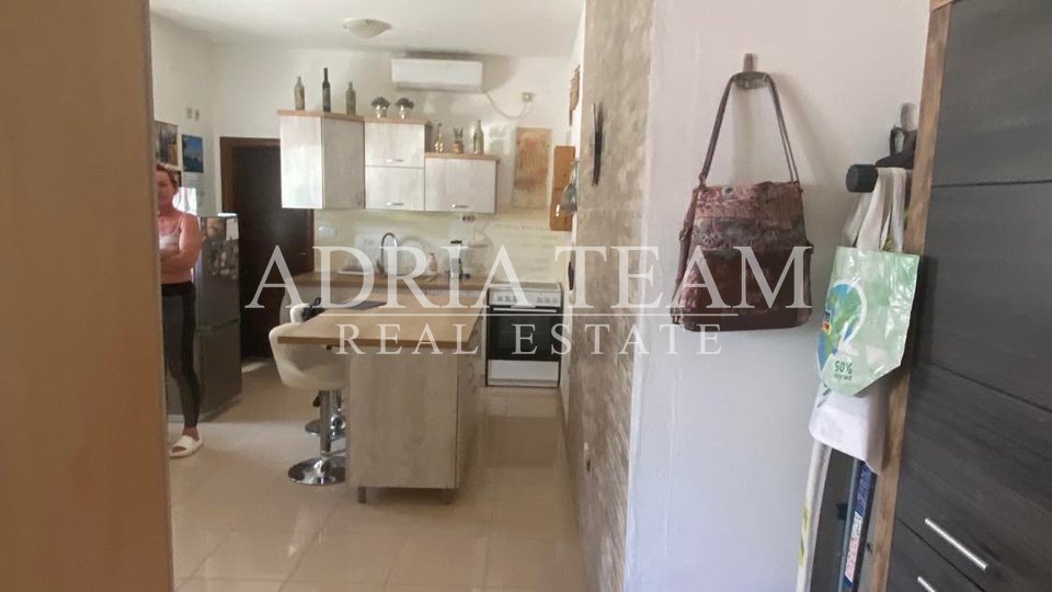 STUDIO APARTMENT, EXCELLENT OPPORTUNITY FOR COMMERCIAL PROPERTY - STANOVI, ZADAR