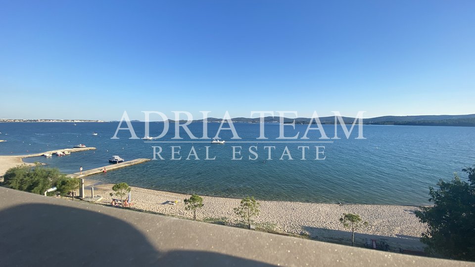 APARTMENT, 1ST ROW TO THE SEA, ON A BEAUTIFUL BEACH WITH BIG TERRACE - TURANJ