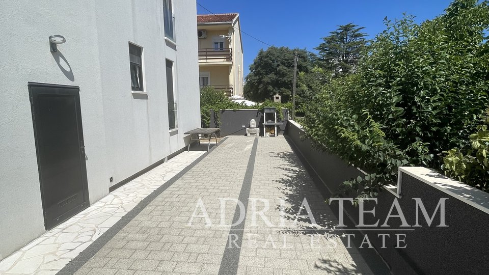 APARTMAN NA ODLIČNOJ LOKACIJI, 150 M OD PLAŽE!!! DIKLO - ZADAR