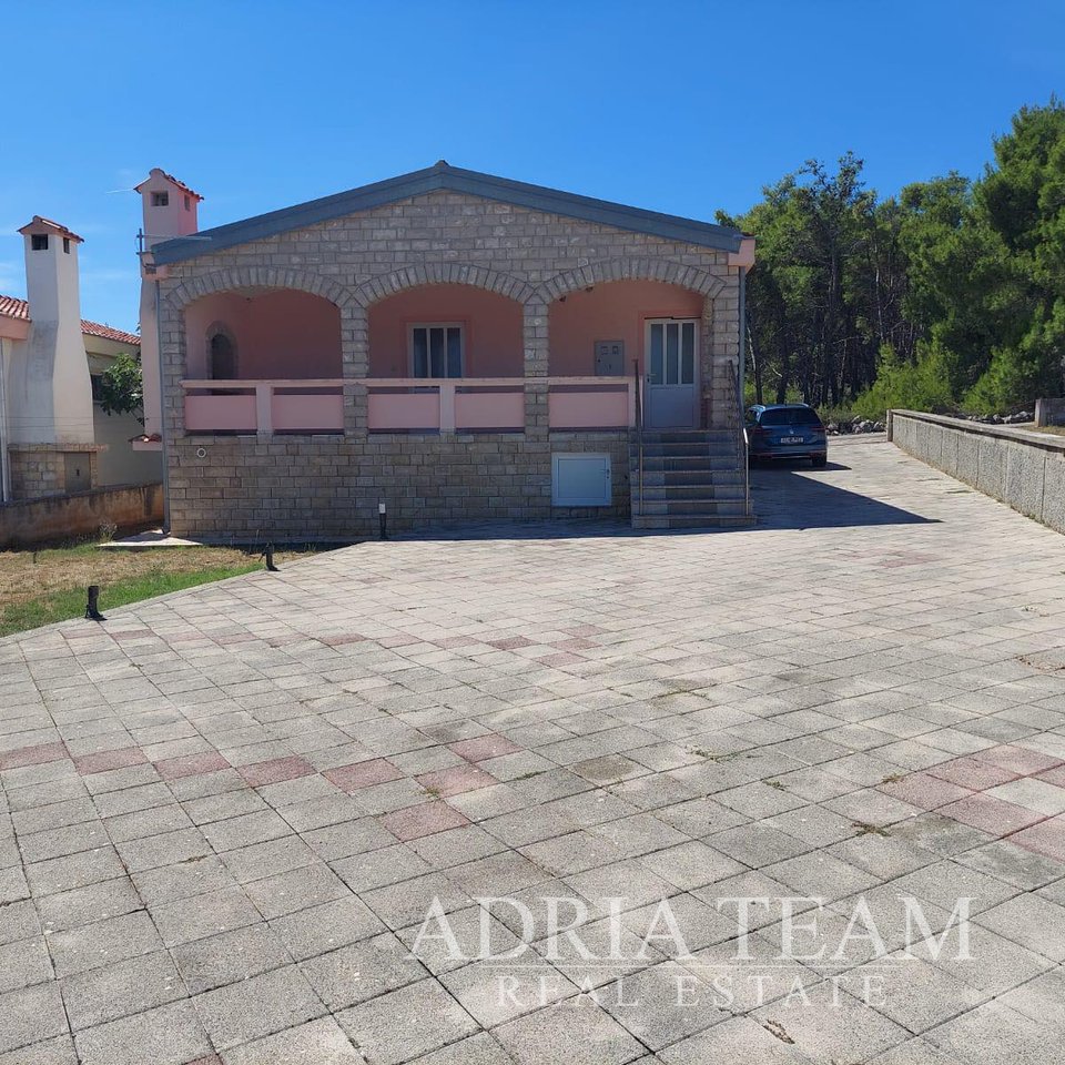 Agencija za nekretnine Adria Team Real Estate