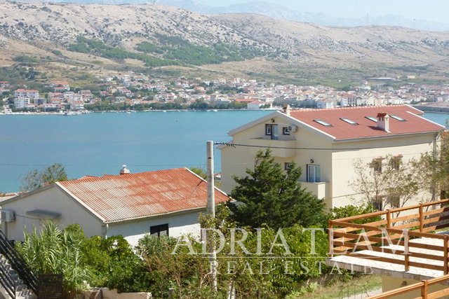 APARTMENT HOUSE WITH 5 APARTMENTS, 250 M FROM THE SEA, PAG - CENTER