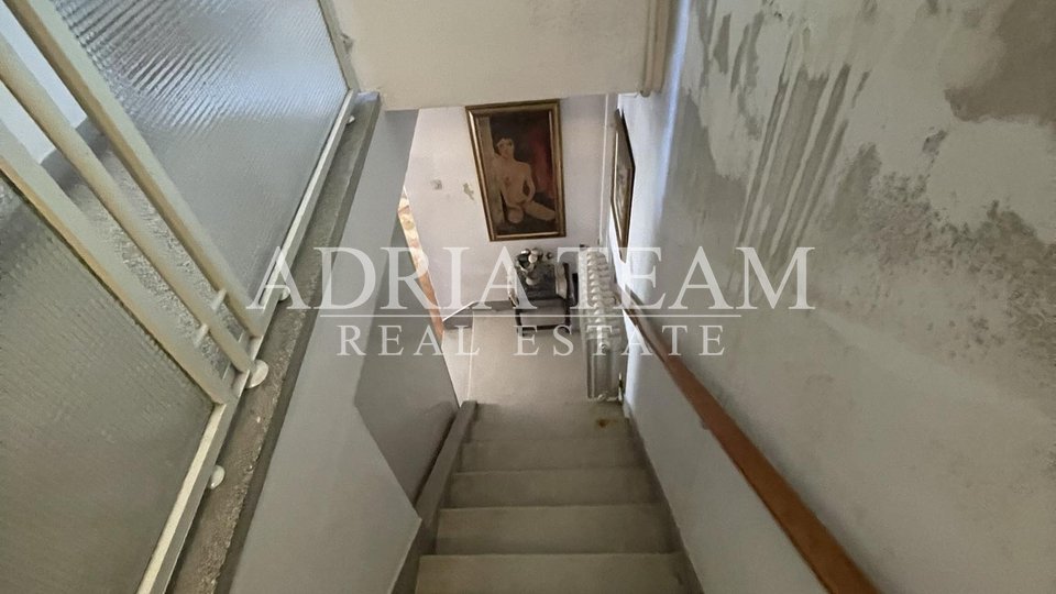 TERRACED HOUSE - 143 m2, IDEAL OPPORTUNITY FOR HOSTEL OR ROOMS TO RENT! PENINSULA - ZADAR