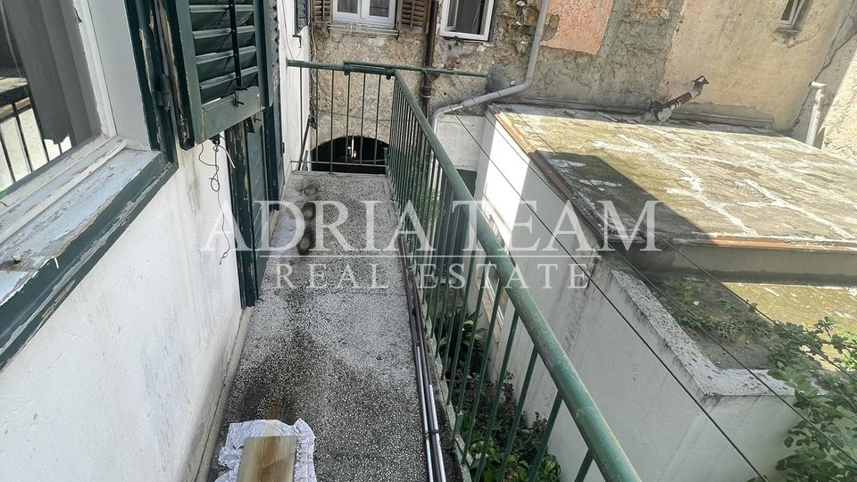 TERRACED HOUSE - 143 m2, IDEAL OPPORTUNITY FOR HOSTEL OR ROOMS TO RENT! PENINSULA - ZADAR