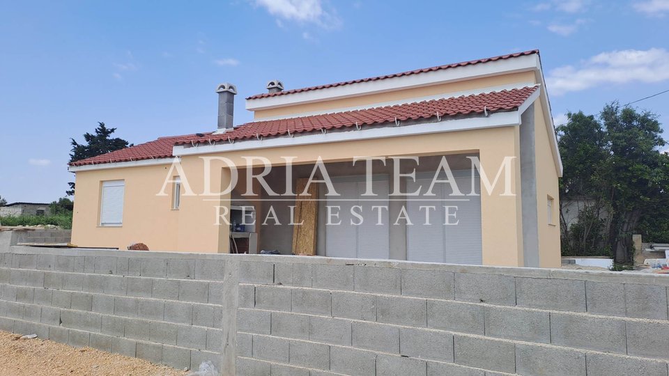 HOUSE WITH POOL, QUIET AND CALM POSITION, VRSI - ZADAR