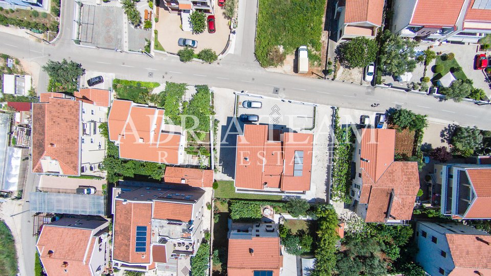 Haus, 1085 m2, Verkauf, Zadar - Borik