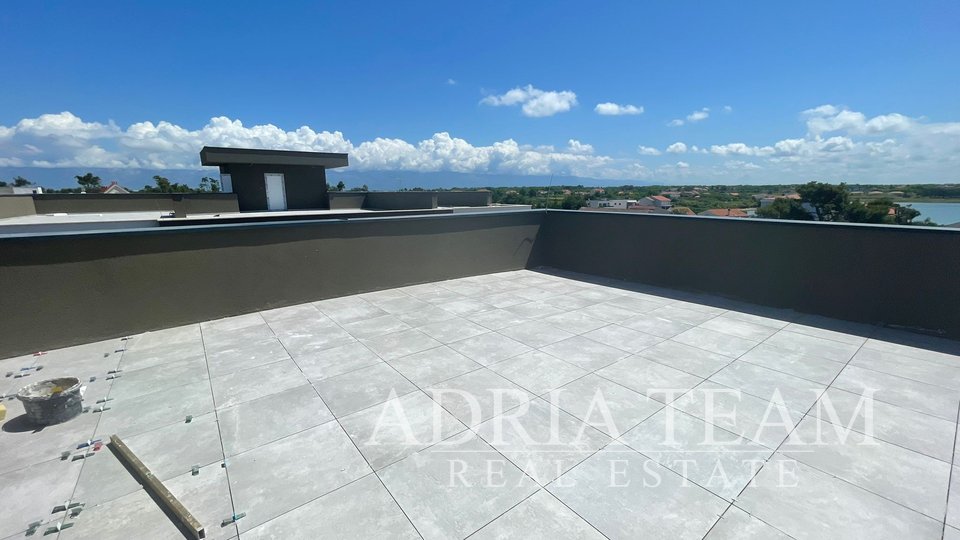 LUKSUZNI APARTMANI U STAMBENOJ ZGRADI, 70M OD MORA - PRIVLAKA - ZADAR