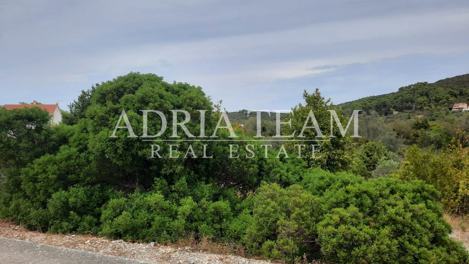 BUILDING LAND ON EXCELLENT LOCATION, ONLY 70 m FROM THE SEA - BRBINJ, DUGI OTOK