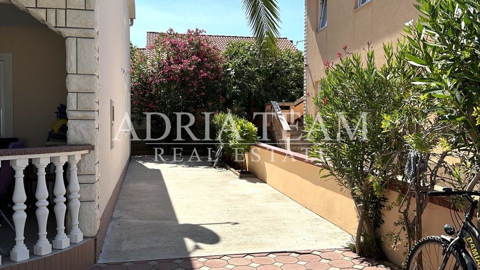 APARTMENT ON THE GROUND FLOOR OF THE HOUSE, 300 m FROM THE SEA - VIR, NORTH