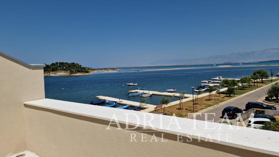 LUXUSNÍ VILA S BAZÉNEM A JACUZZI, PRVNÍ ŘADA K MOŘI - NIN