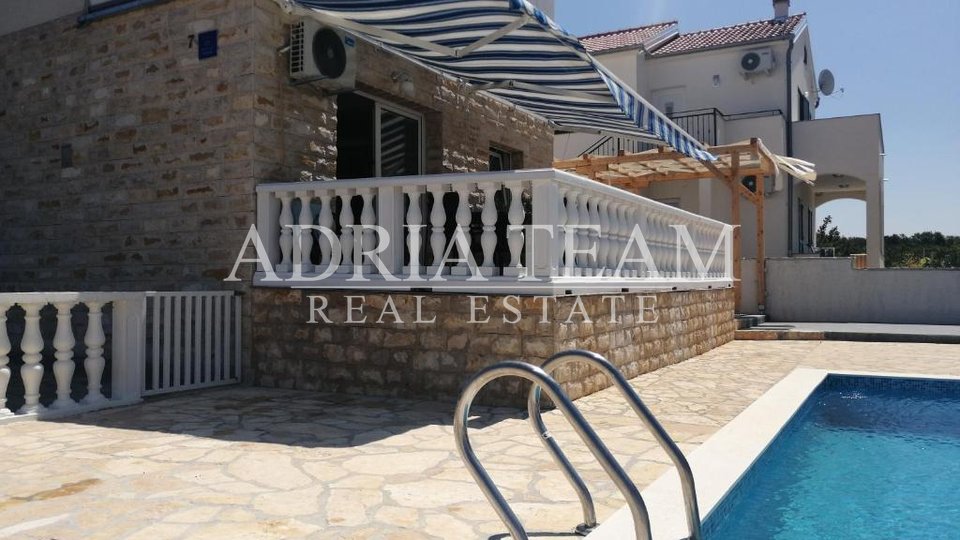 HOUSE WITH 3 RESIDENTIAL UNITS AND SWIMMING POOL, SEA VIEW - MASLENICA