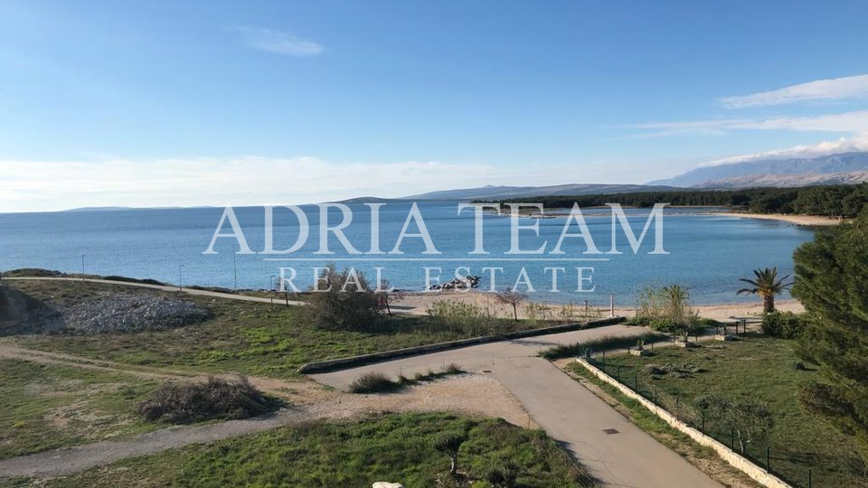APARTMENT WITH 3 BEDROOMS, 1st ROW TO THE SEA, POVLJANA - PAG