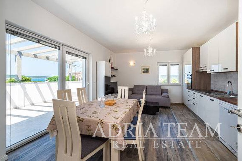 KUĆA PRIZEMNICA S POGLEDOM NA MORE, 350 M OD MORA, LJUBAČ ZADAR