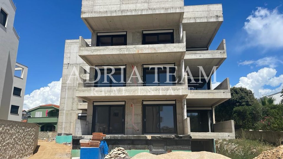 APARTMENT WITH SEA VIEW AND GARDEN, 70 m FROM THE SEA - POVLJANA, PAG