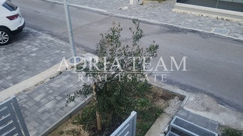 TWO-BEDROOM APARTMENT ON THE GROUND FLOOR OF APARTMENT BUILDING - ŠIMUNI, PAG