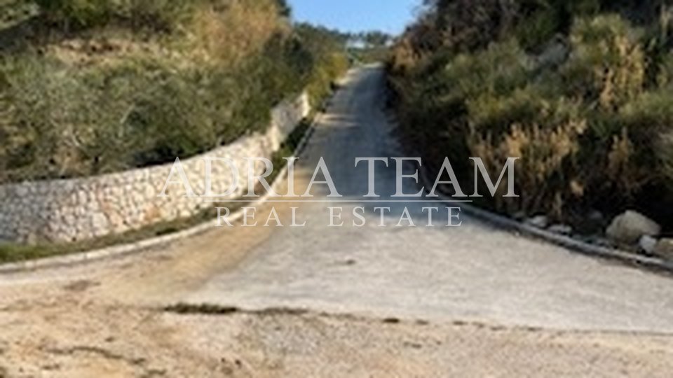 BUILDING LAND WITH ACCESS ROAD - RTINA