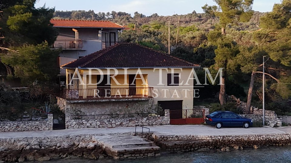 EXCLUSIVE OFFER!! TOP POSITION!! FIRST ROW TO THE SEA - ONE-STORY HOUSE WITH OPEN SEA VIEW, DRVENIK - DRVENIK VELIKI