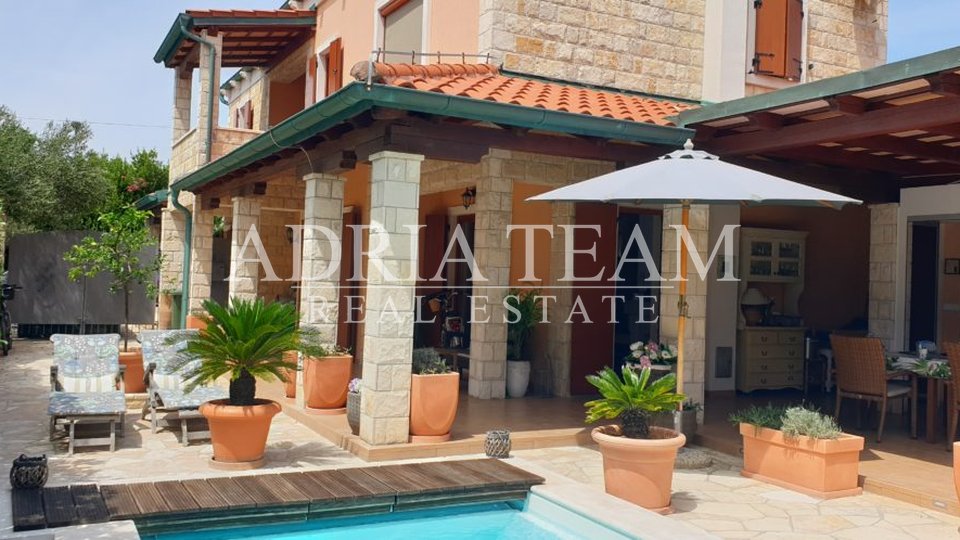 FAMILY VILLA 250 m FROM THE SEA AND THE CENTER - NOVALJA, PAG