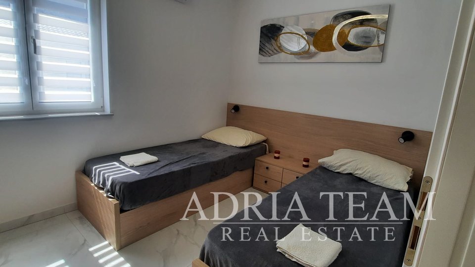 APARTMANI U NOVOGRADNJI, POGLED NA MORE - POVLJANA, PAG