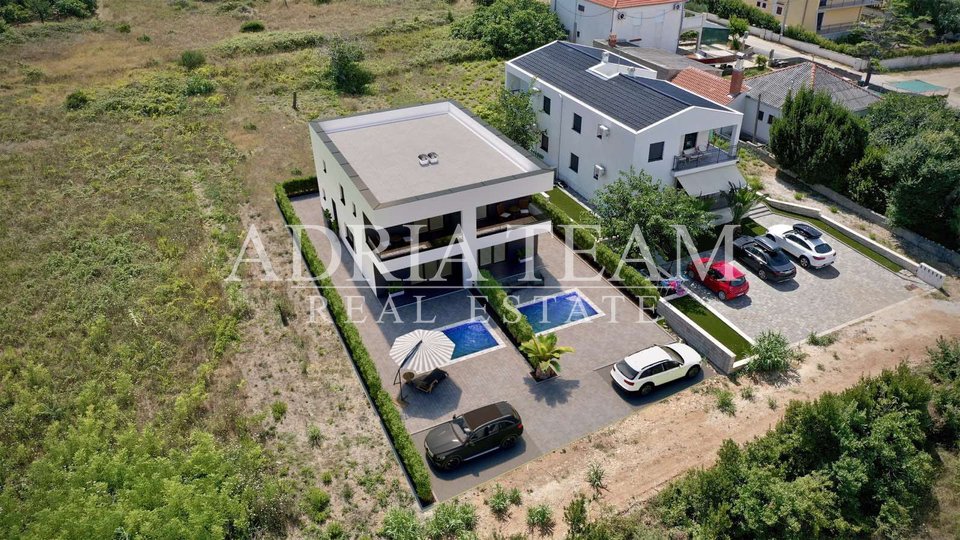 House, 306 m2, For Sale, Privlaka