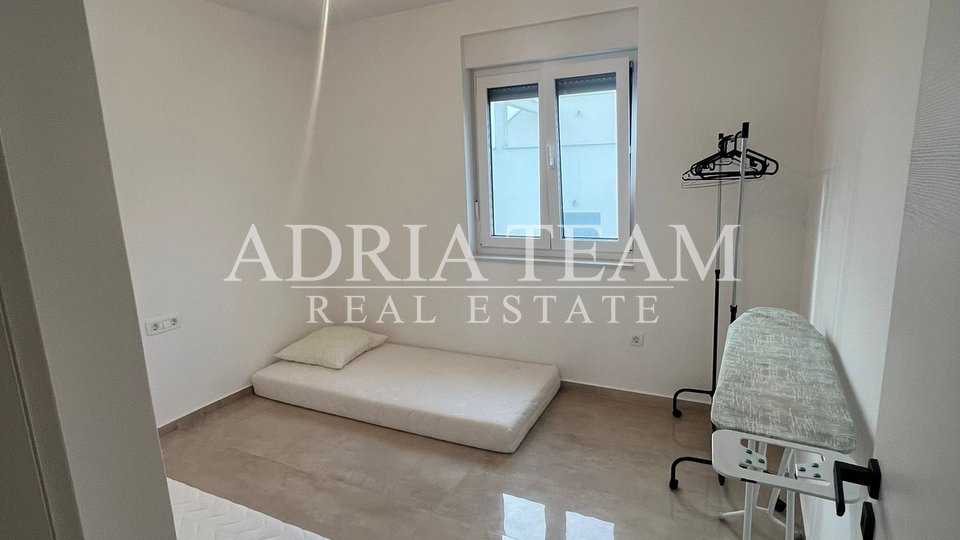 APARTMANI U STAMBENOJ ZGRADI, 150 m OD MORA - DIKLO, ZADAR