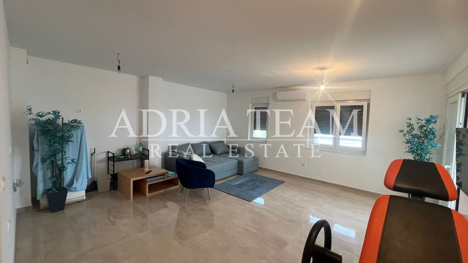 APARTMANI U STAMBENOJ ZGRADI, 150 m OD MORA - DIKLO, ZADAR