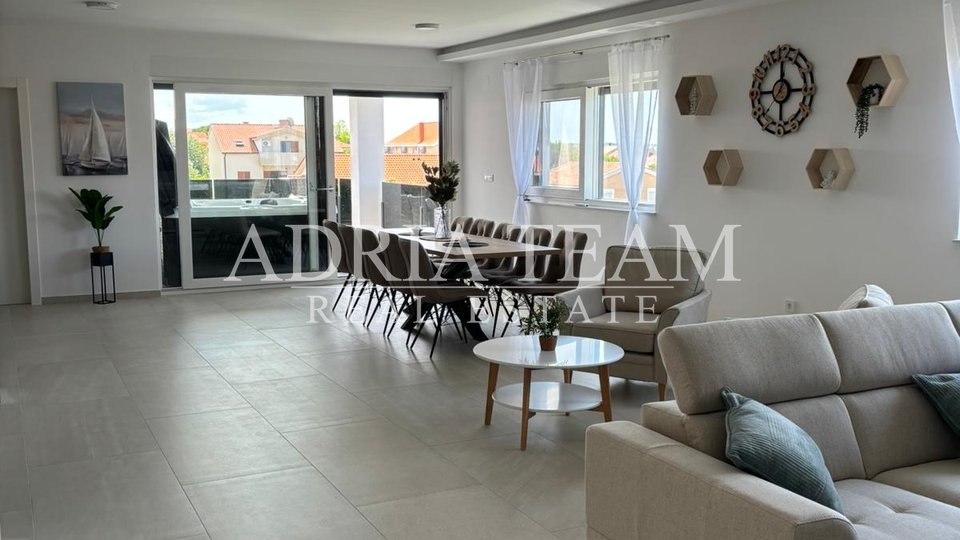 APARTMANI U BLIZINI PLAŽE, ZGRADA 2. NOVOGRADNJA, 150 m OD MORA - PRIVLAKA