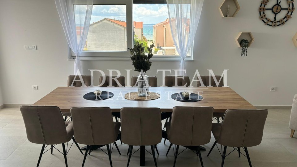 APARTMANI U BLIZINI PLAŽE, ZGRADA 2. NOVOGRADNJA, 150 m OD MORA - PRIVLAKA