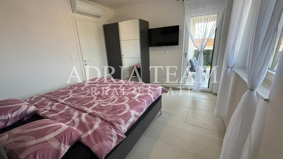 APARTMANI U BLIZINI PLAŽE, ZGRADA 2. NOVOGRADNJA, 150 m OD MORA - PRIVLAKA