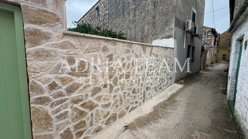 House, 150 m2, For Sale, Preko - Sutomišćica