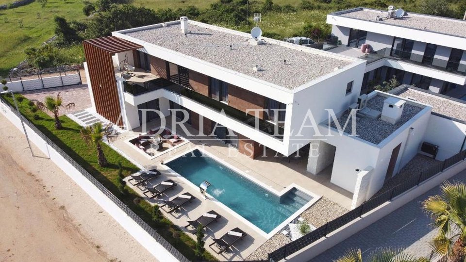 MODERN VILLA WITH COMPLETE EQUIPMENT, QUIET AND PEACEFUL POSITION, NIN - ZATON