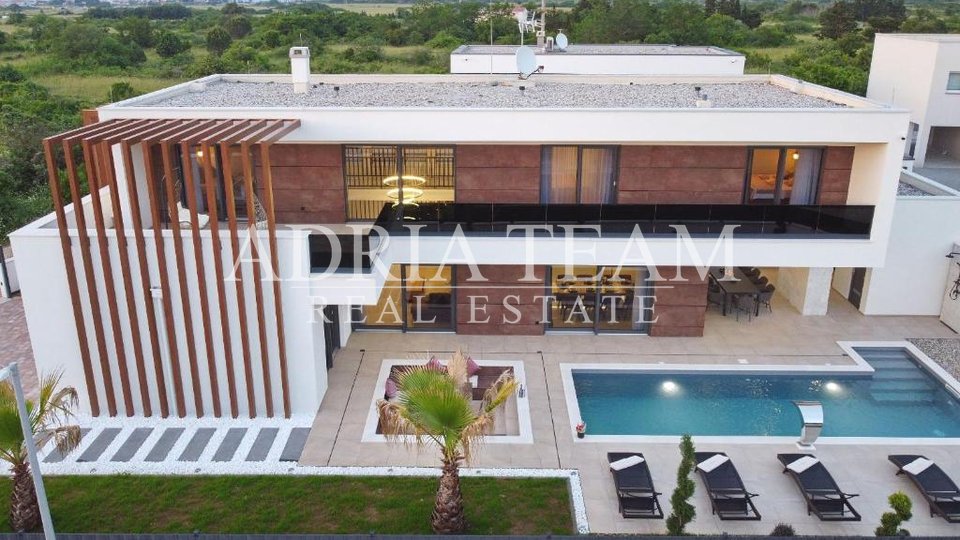 MODERN VILLA WITH COMPLETE EQUIPMENT, QUIET AND PEACEFUL POSITION, NIN - ZATON