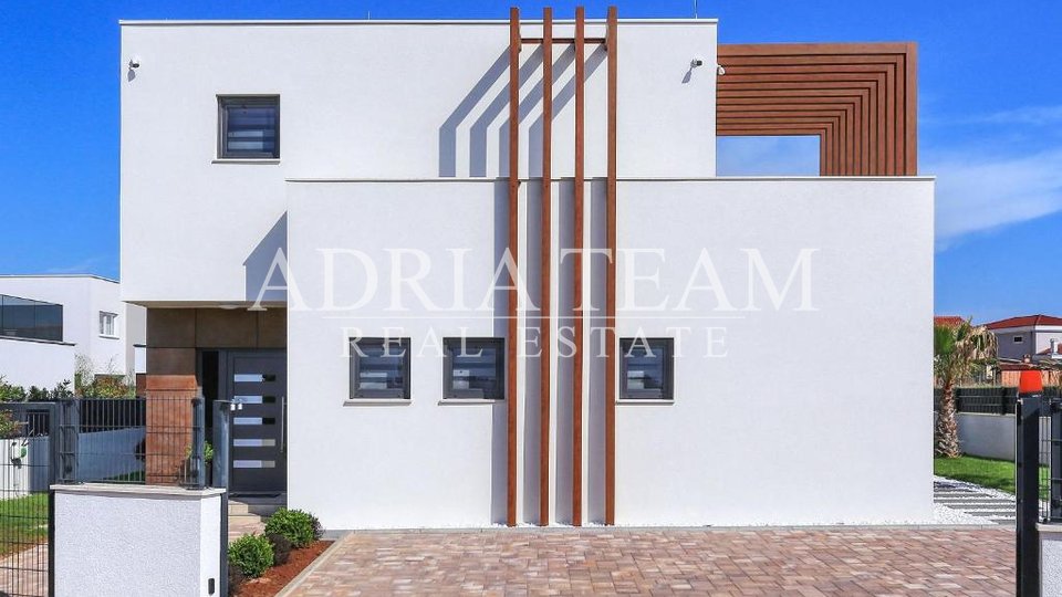 MODERN VILLA WITH COMPLETE EQUIPMENT, QUIET AND PEACEFUL POSITION, NIN - ZATON