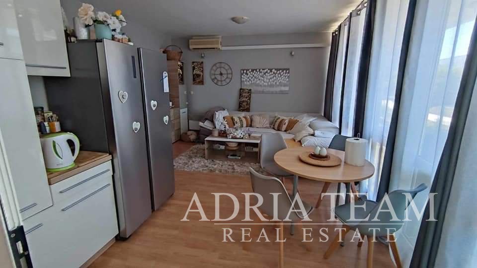 STUDIO APARTMAN, IZVRSNA PRILIKA ZA POSLOVNI ILI STAMBENI PROSTOR - BILI BRIG, ZADAR