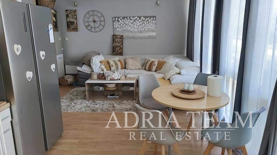 STUDIO APARTMAN, IZVRSNA PRILIKA ZA POSLOVNI ILI STAMBENI PROSTOR - BILI BRIG, ZADAR