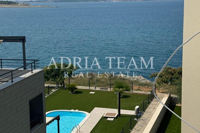 APARTMENT WITH BEAUTIFUL VIEW IN THE FIRST ROW TO THE SEA - PAG, POVLJANA