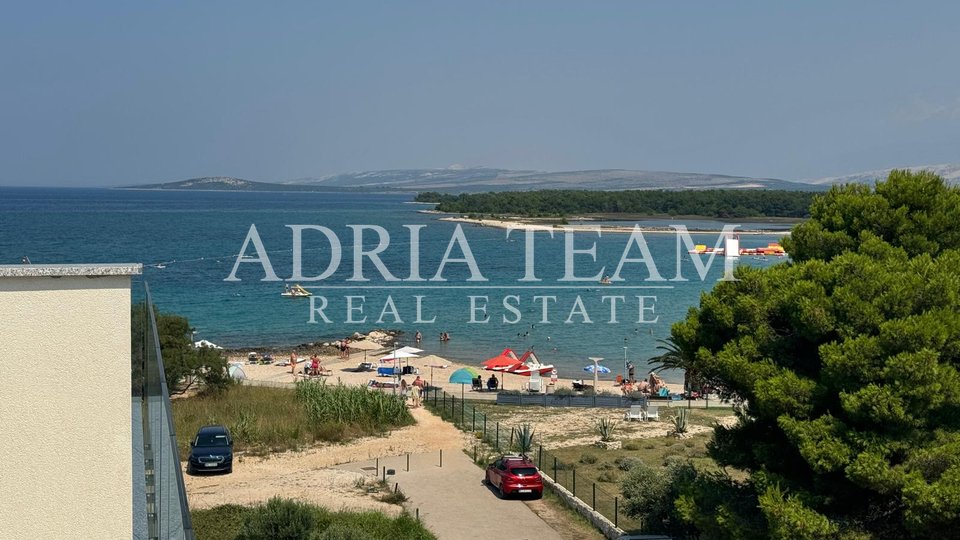 APARTMENT WITH BEAUTIFUL VIEW IN THE FIRST ROW TO THE SEA - PAG, POVLJANA