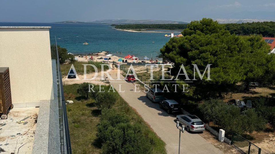 APARTMENT WITH BEAUTIFUL VIEW IN THE FIRST ROW TO THE SEA - PAG, POVLJANA