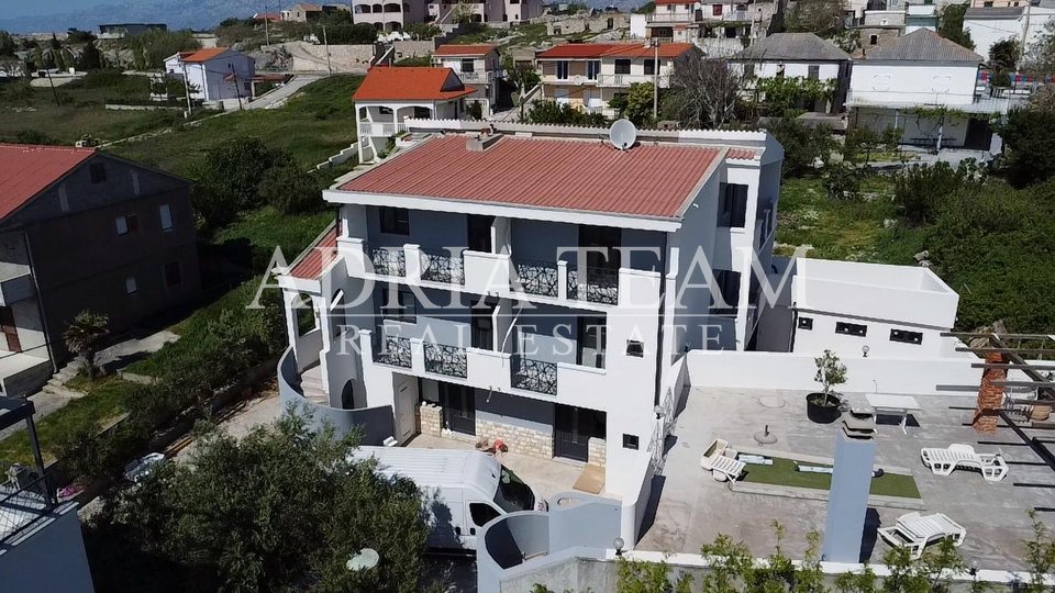 House, 360 m2, For Sale, Ražanac - Rtina