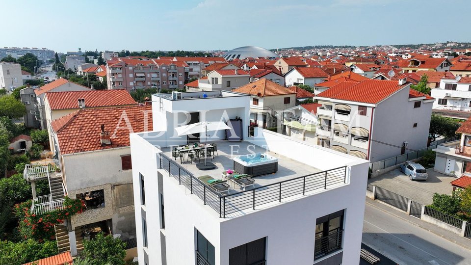 PENTHOUSE S KROVNOM TERASOM NA IZVRSNOJ LOKACIJI, NOVOGRADNJA - STANOVI, ZADAR