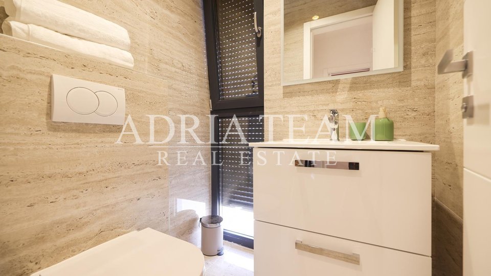 PENTHOUSE SE STŘEŠNÍ TERASOU VE VÝBORNÉ LOKALITĚ, NOVOSTAVBA - STANOVI, ZADAR