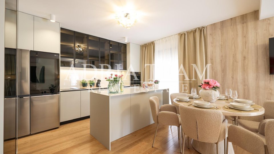 PENTHOUSE SE STŘEŠNÍ TERASOU VE VÝBORNÉ LOKALITĚ, NOVOSTAVBA - STANOVI, ZADAR