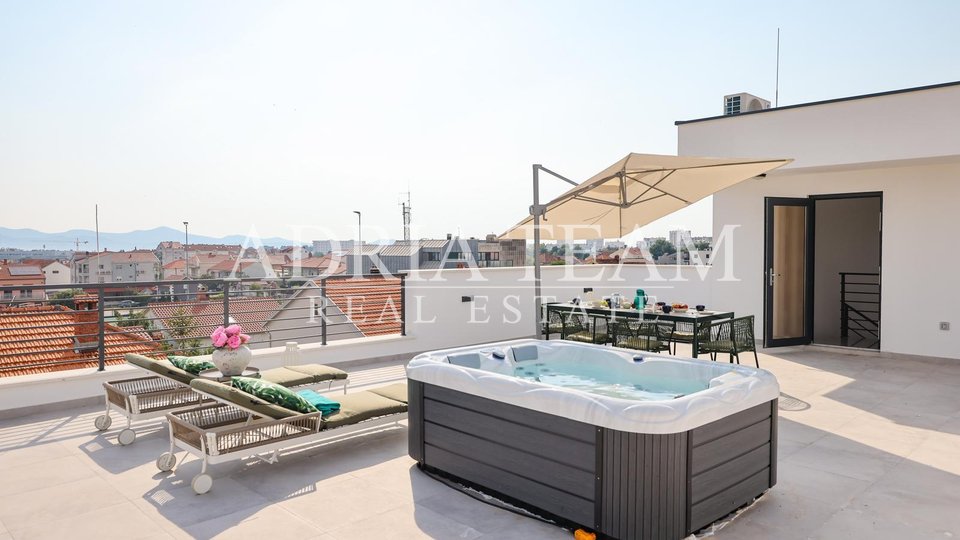 PENTHOUSE SE STŘEŠNÍ TERASOU VE VÝBORNÉ LOKALITĚ, NOVOSTAVBA - STANOVI, ZADAR