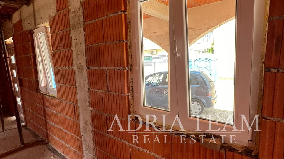 KUĆA PRIZEMNICA S DVA  APARTMANA, ROHBAU, SUKOŠAN - ZADAR