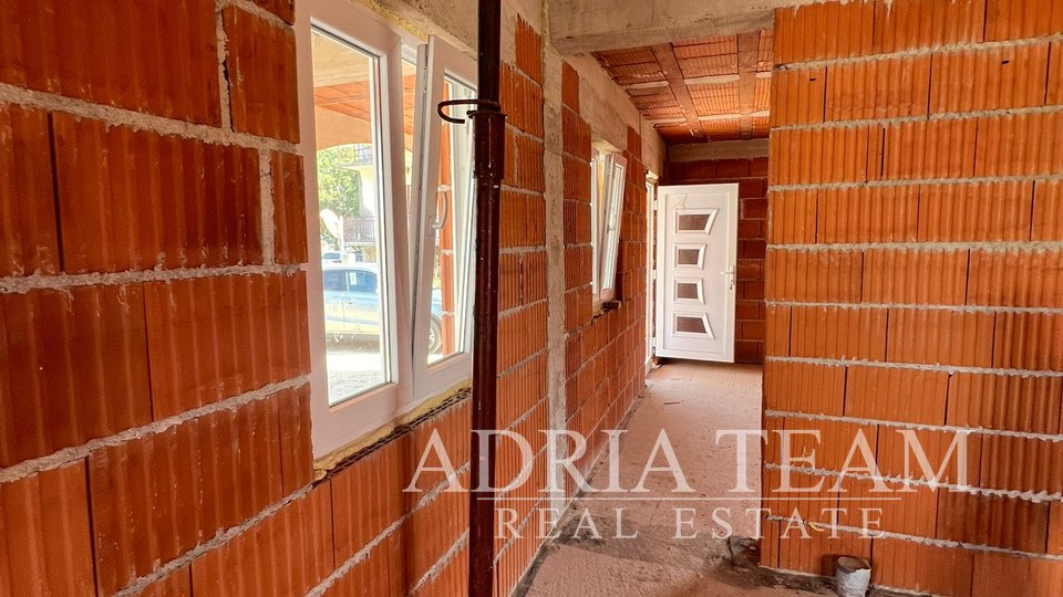 KUĆA PRIZEMNICA S DVA  APARTMANA, ROHBAU, SUKOŠAN - ZADAR