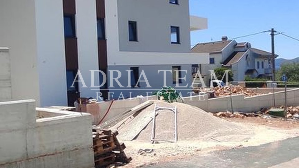 APARTMANI S POGLEDOM NA MORE. 150 m OD MORA, ZADAR - DIKLO