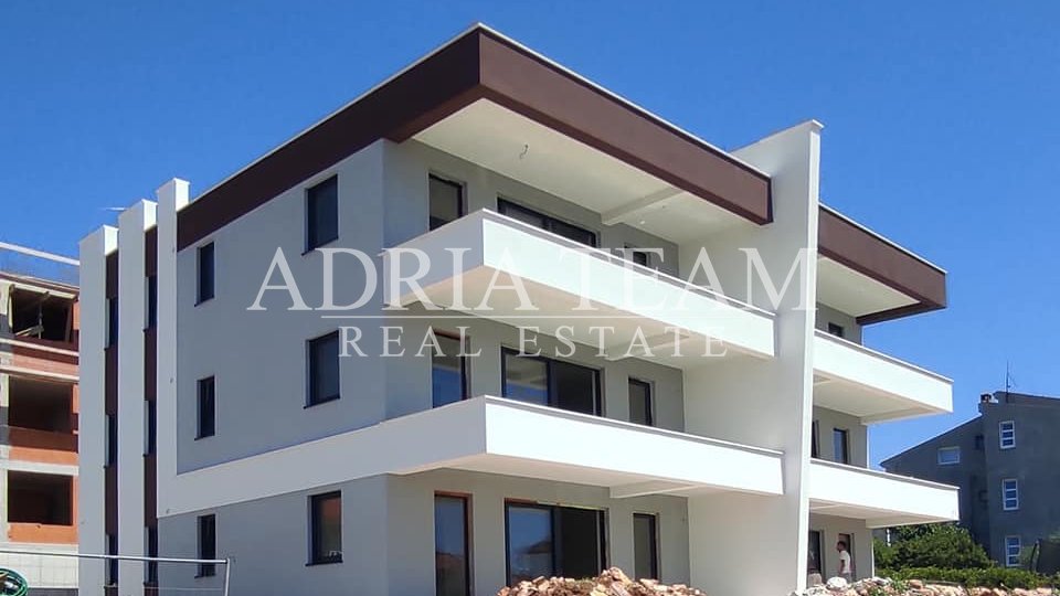 APARTMANI S POGLEDOM NA MORE. 150 m OD MORA, ZADAR - DIKLO