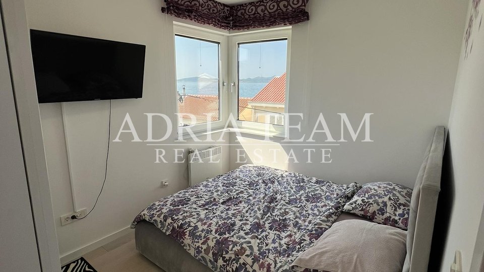 IZVRSNA PRILIKA!! APARTMAN NA 2. KATU STAMBENE ZGRADE S GARAŽOM I VRTOM!  43 M OD MORA - DIKLO, ZADAR